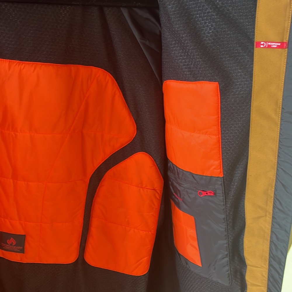 686 coat - Picture 5 of 11
